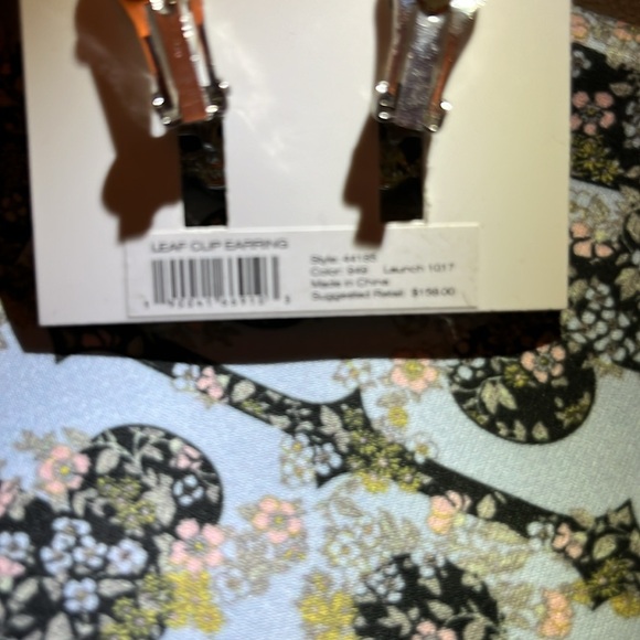 Tory Burch Clip on earrings - Picture 6 of 6